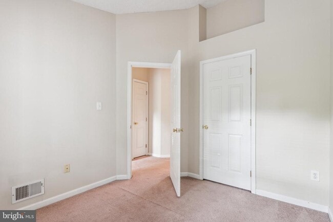 Building Photo - 5492 Prince William Ct