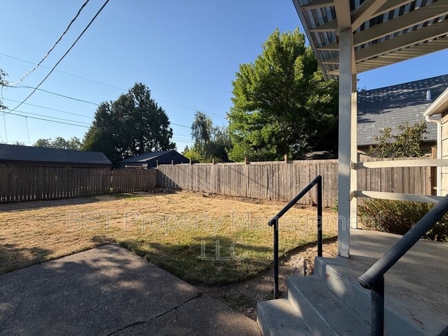 Building Photo - 1435 18th St NE