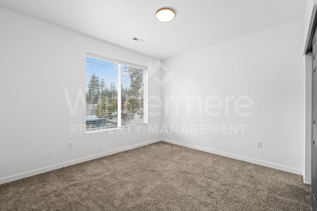 Building Photo - 12805 N Jaydee Ln