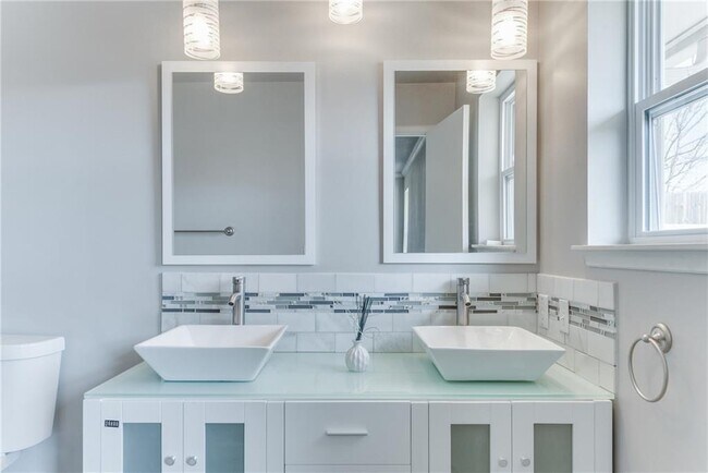 Building Photo - Luxury Living in Quail Creek!!