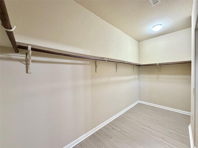 Building Photo - 1416 Fort Dessau Rd