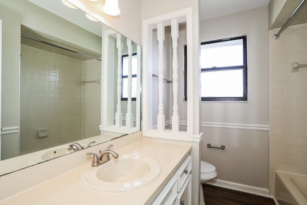 Building Photo - 927 Ridgewall Ct