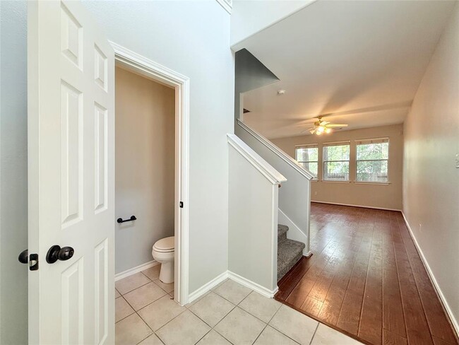 Building Photo - 23 Blue Creek Pl