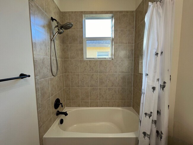 Building Photo - Luxury Living in a Gated Community – Modern 2-Bed Home with Premium Amenities!