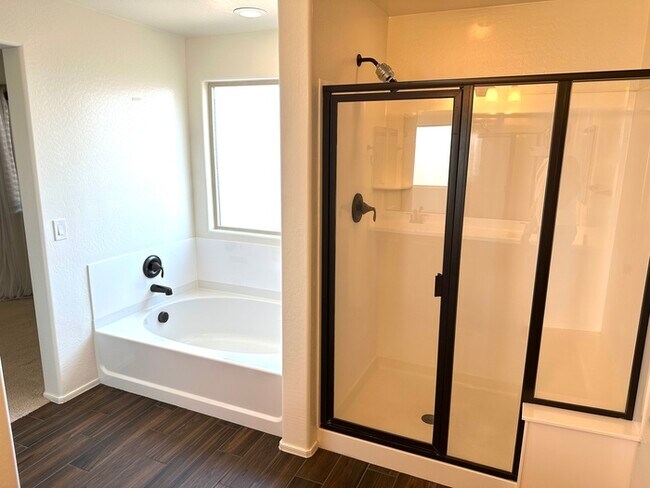 Building Photo - Stunning Elliot Groves home in Morrison Ranch. 4 bed+ 2 offices + loft