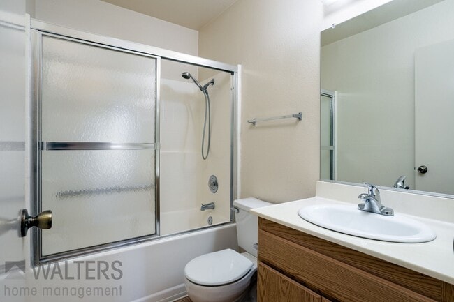 Building Photo - ***NEW LISTING: 2bd Upper Level in Terra V...