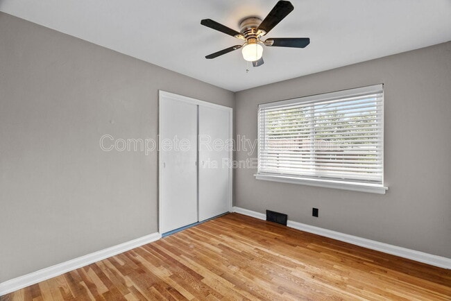 Building Photo - 1225 Buck Ave