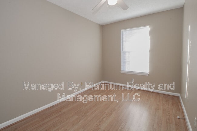 Building Photo - 667 Artic Ave