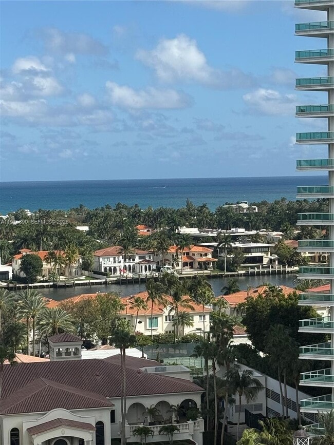 Building Photo - 20000 E Country Club Dr