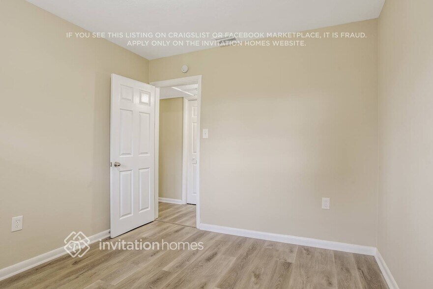 Building Photo - 6202 Balboa Dr