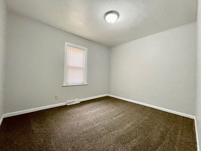 Building Photo - Three Bedroom Home in Muskegon
