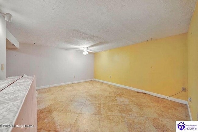 Building Photo - 809 Clifford Dr