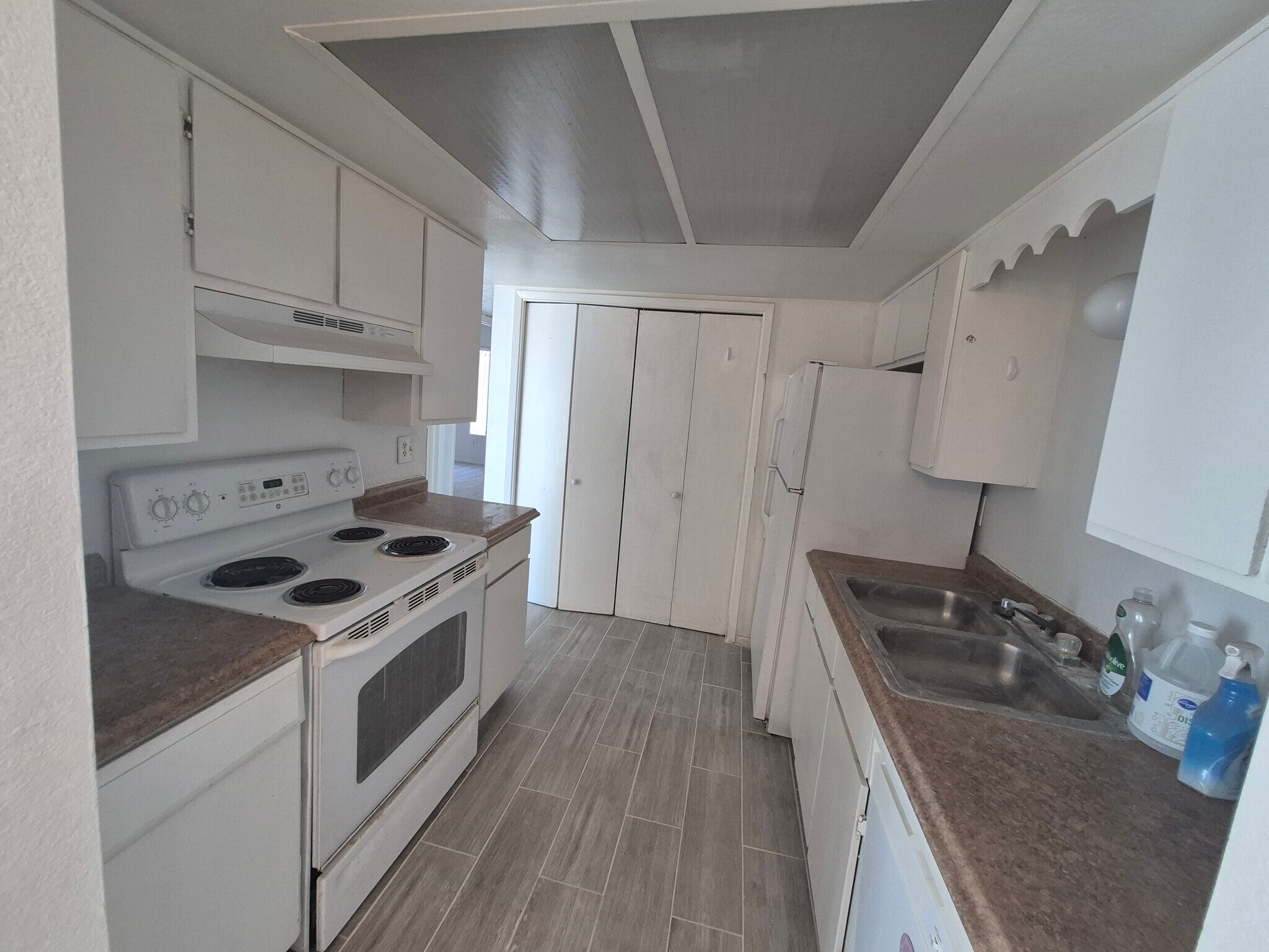 Building Photo - 851 S Horne St