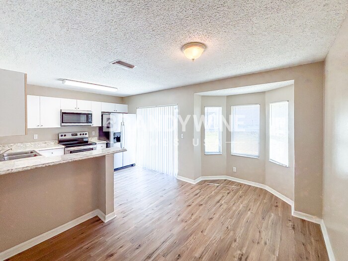 Building Photo - 323 Summer Sails Dr