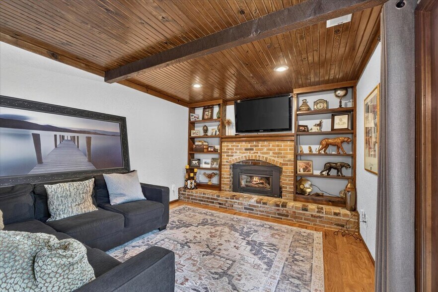Building Photo - 9002 Swarner