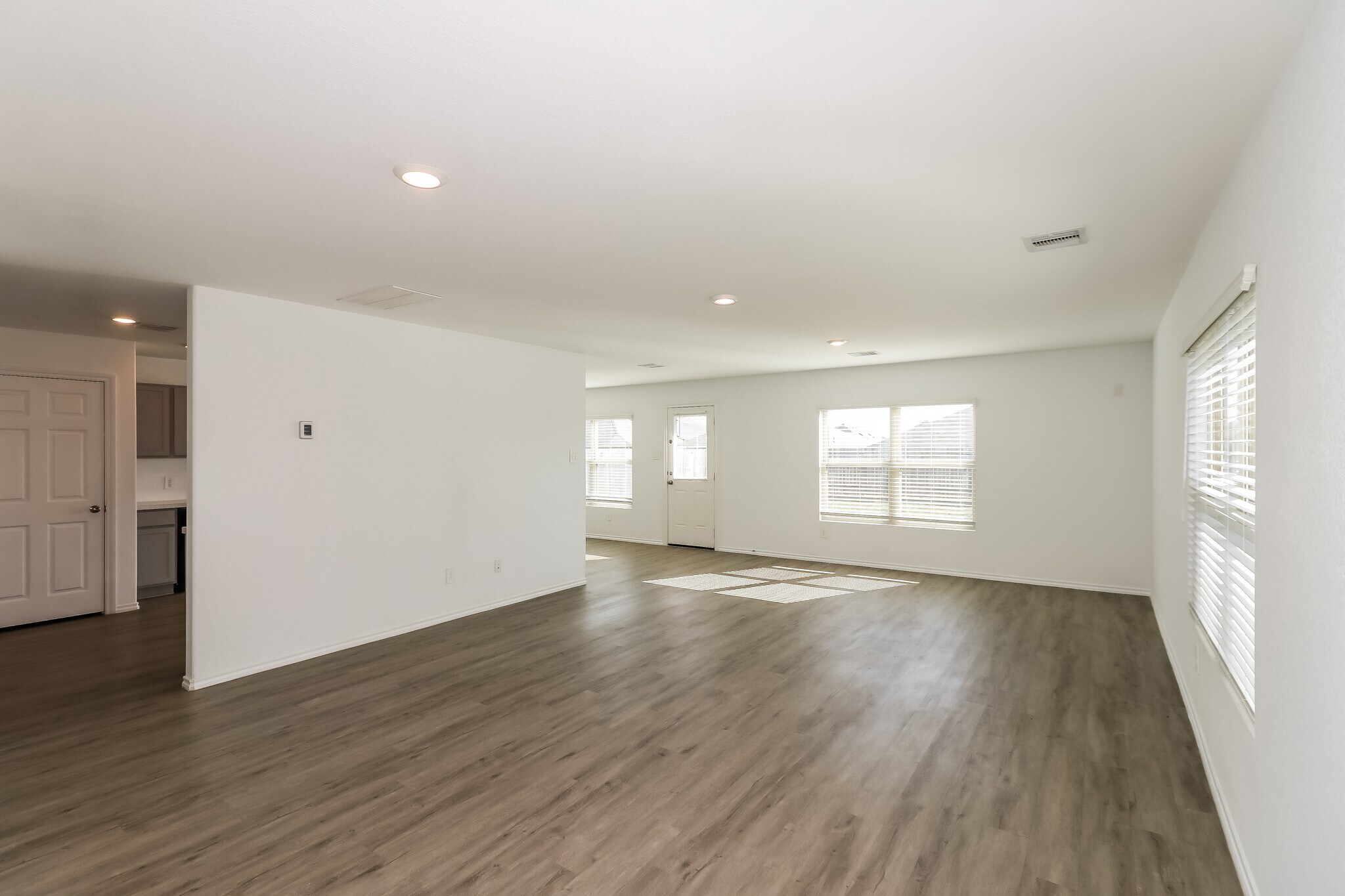 Building Photo - 310 Pickwick Gdns Ln