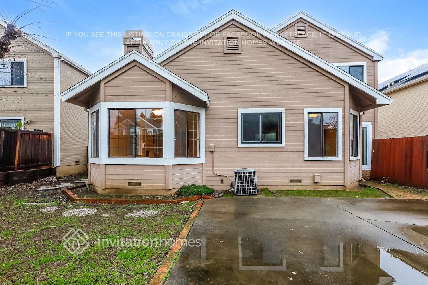 Building Photo - 2592 Clipper Ln