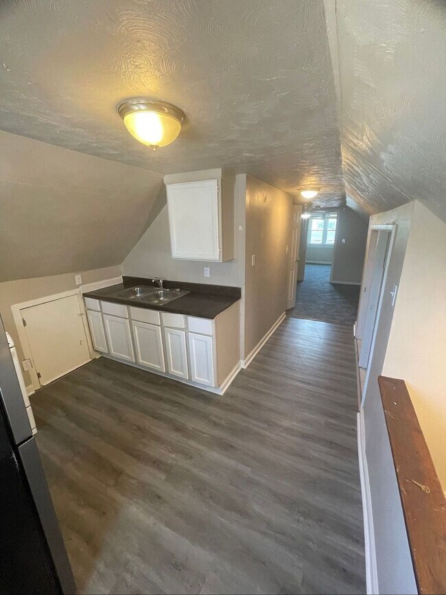 Building Photo - 12531 Forest Ave