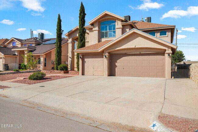 Building Photo - 695 Paseo del Mar Dr
