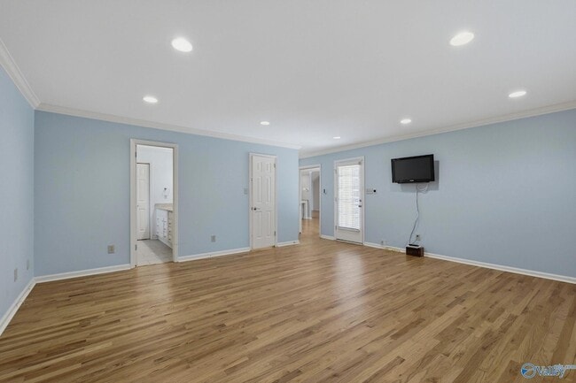 Building Photo - 815 Baylor Dr SE