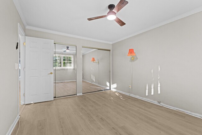 Building Photo - 211 Crocker Dr
