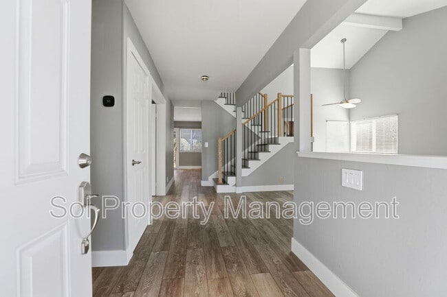 Building Photo - 15120 Venetian Way