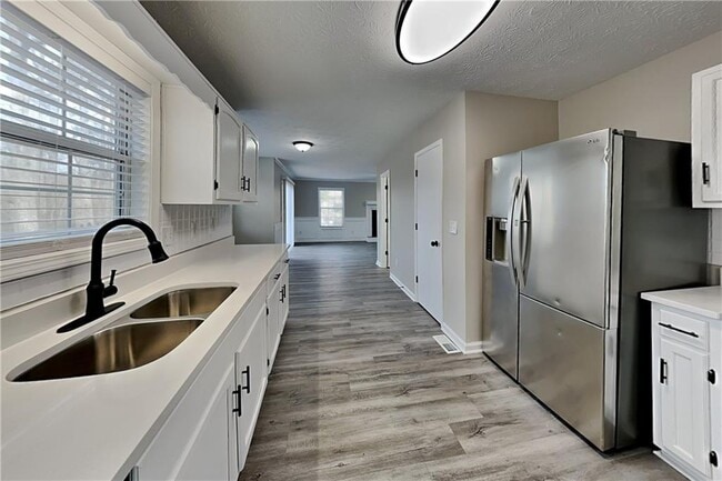 Building Photo - 385 Roswell Farms Rd