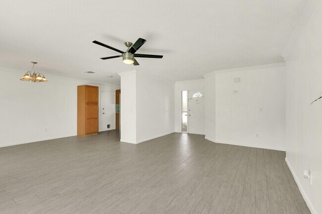 Building Photo - 1612 SE Cascella Ct