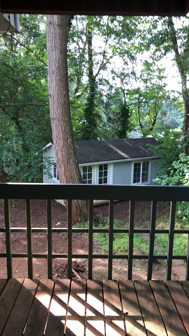 Building Photo - Desirable South Salem Home on Huge Lot! Ne...