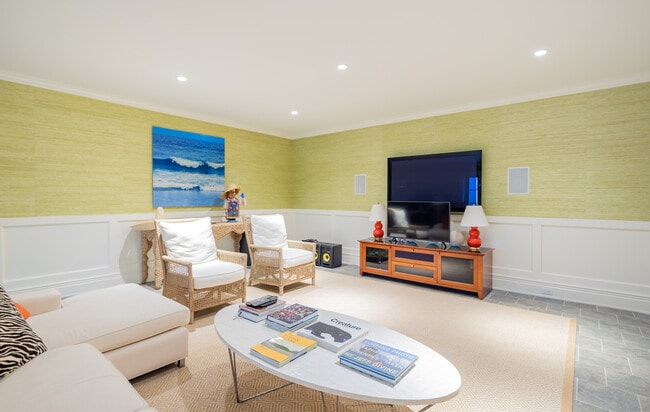 Building Photo - 286 Downs Path