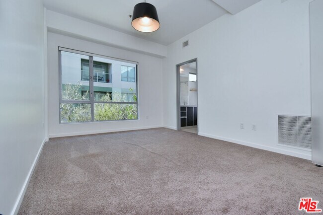 Building Photo - 11500 Tennessee Ave