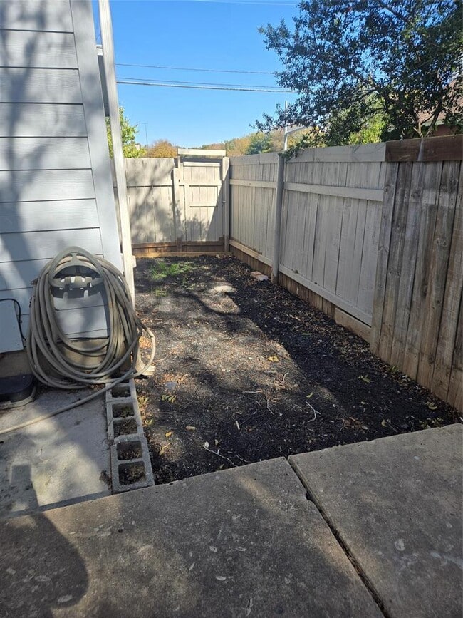 Building Photo - 2903 W Slaughter Ln