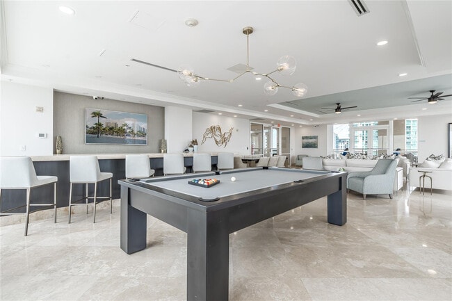 Building Photo - 511 SE 5 Ave