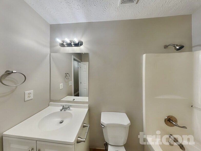 Building Photo - 2818 Appaloosa Run