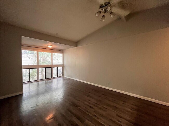 Building Photo - 1514 Forest Trail