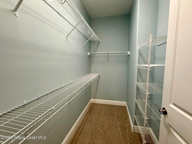 Building Photo - 7634 Loren Cove Dr