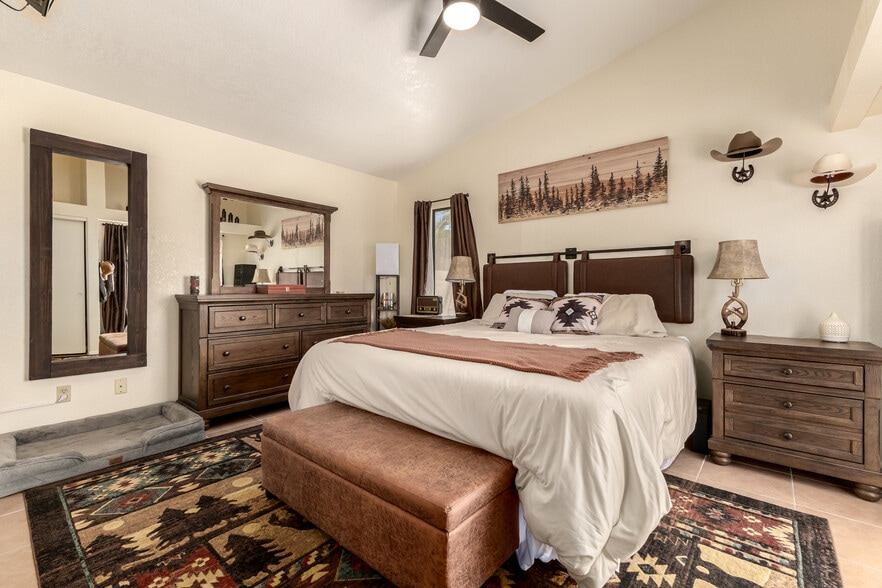 Building Photo - 8735 E Moreland St