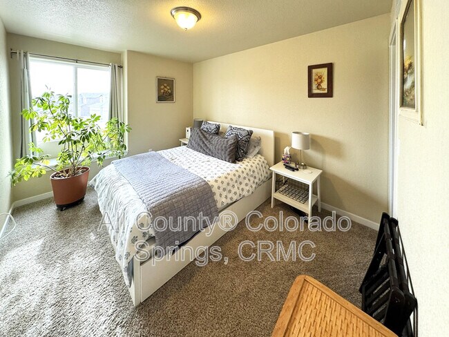 Building Photo - 8456 Hardwood Cir