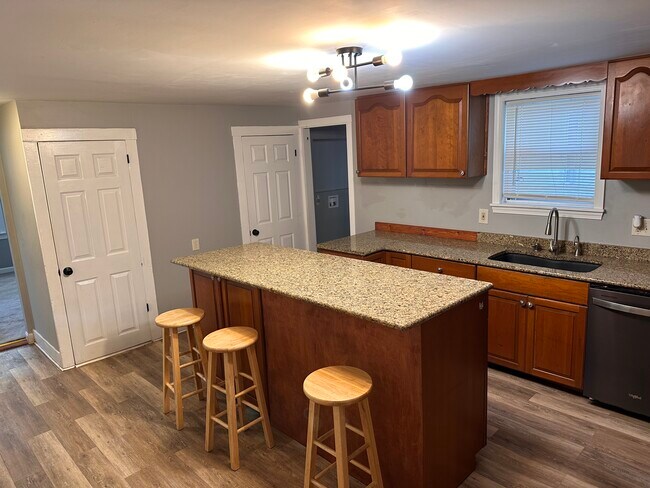 Building Photo - 42 Mill St