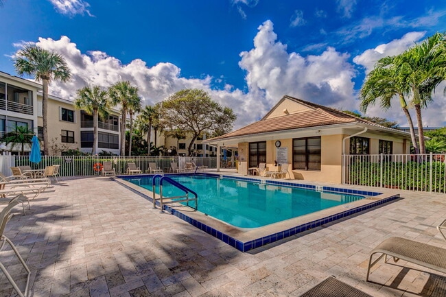 Building Photo - 300 N Hwy A1A