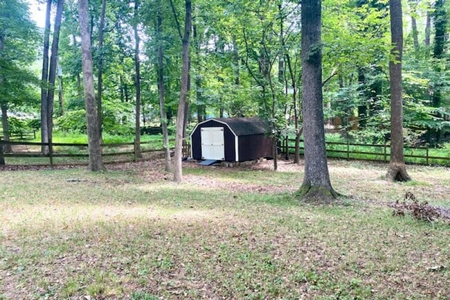 Building Photo - Mint Hill ranch - 3 bed, 2 bath with large...