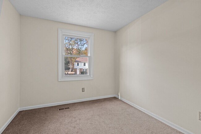 Building Photo - 528 Chanticlar Ct