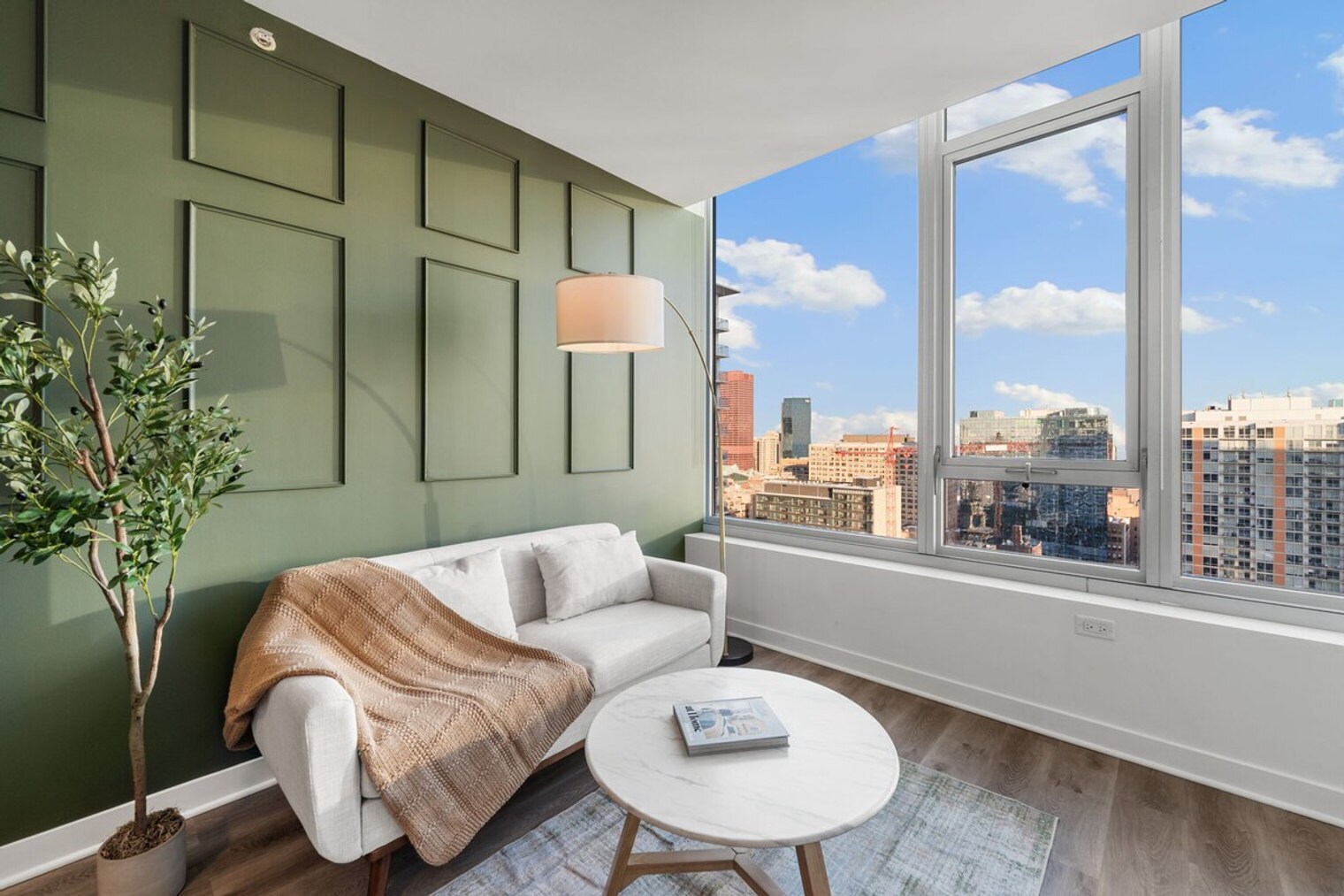 Building Photo - 720 S Wells St