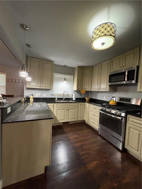 Building Photo - 808 E Central Ave