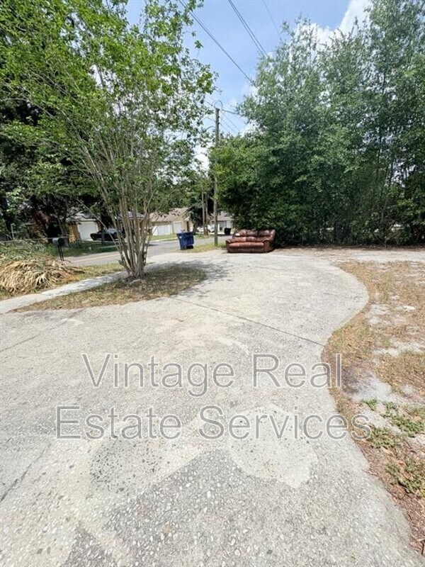 Building Photo - 4203 E Yukon St
