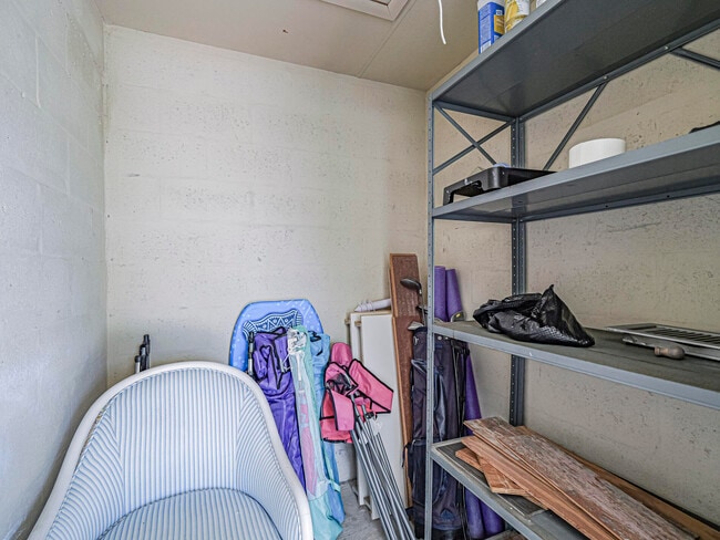 Building Photo - 74 Royal Oak Ct