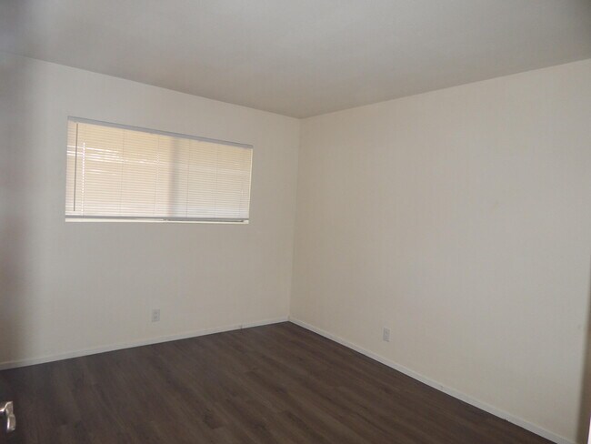 Building Photo - 2825 N Los Felices Rd