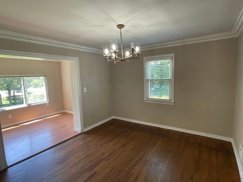 Building Photo - 544 Oritani Pl