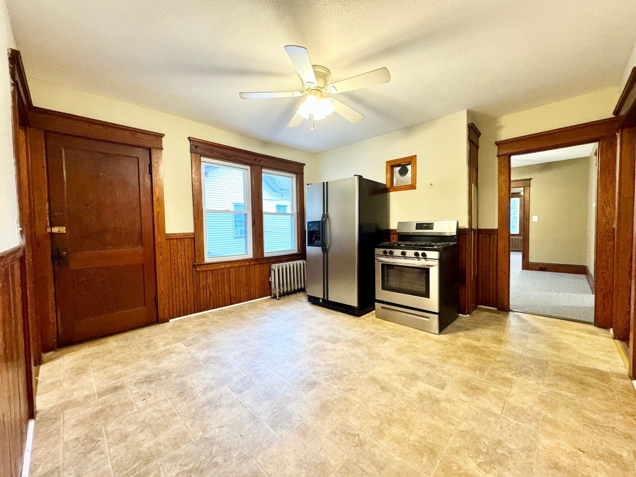 Building Photo - 328 Stevens St