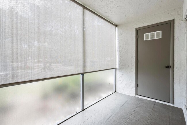 Building Photo - 2518 SE Anchorage Cove